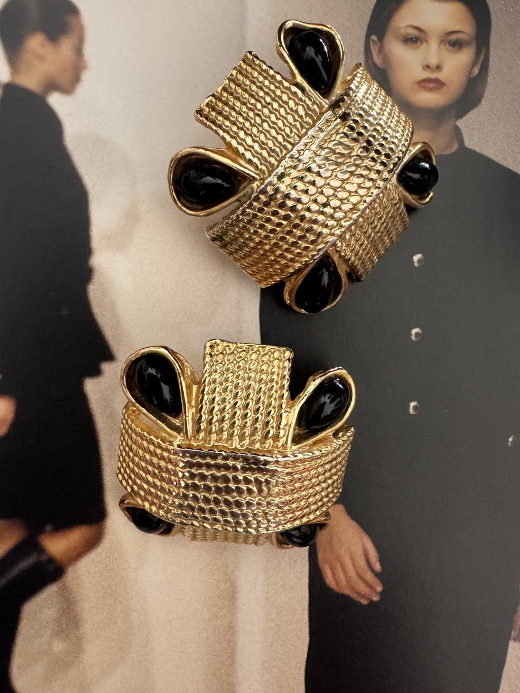 Vintage 1990s Ribbed Gold-Plated Square Black Stone Clips