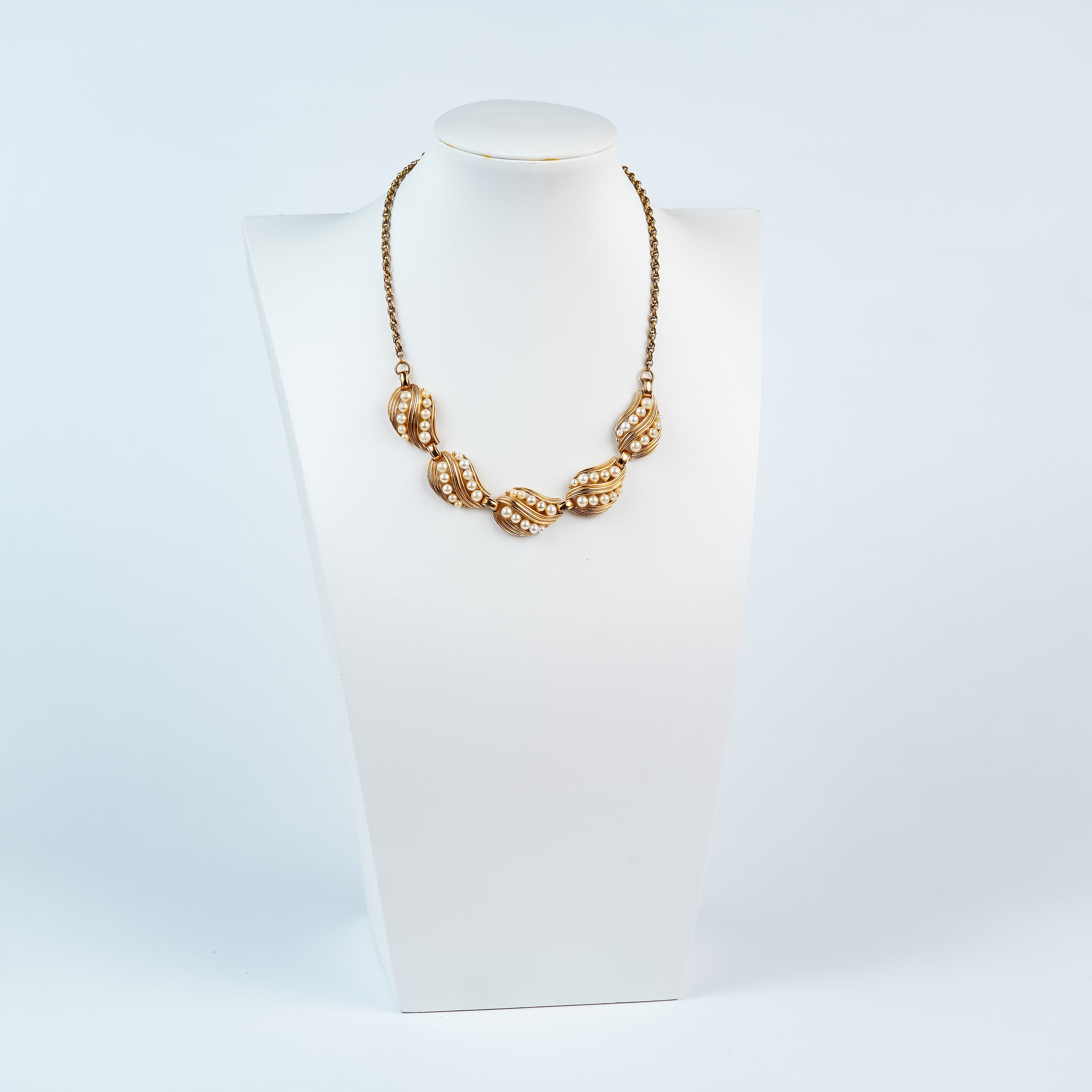 Vintage Monet Pearl Necklace Classic