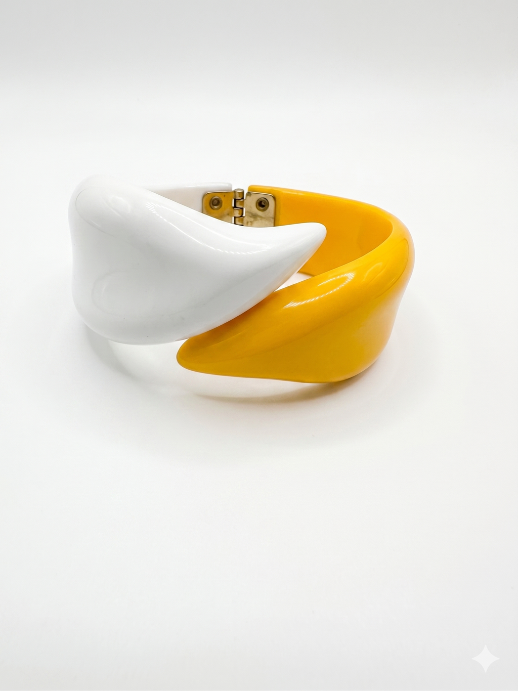 Vintage Sculptural Yellow and White Resin Bracelet