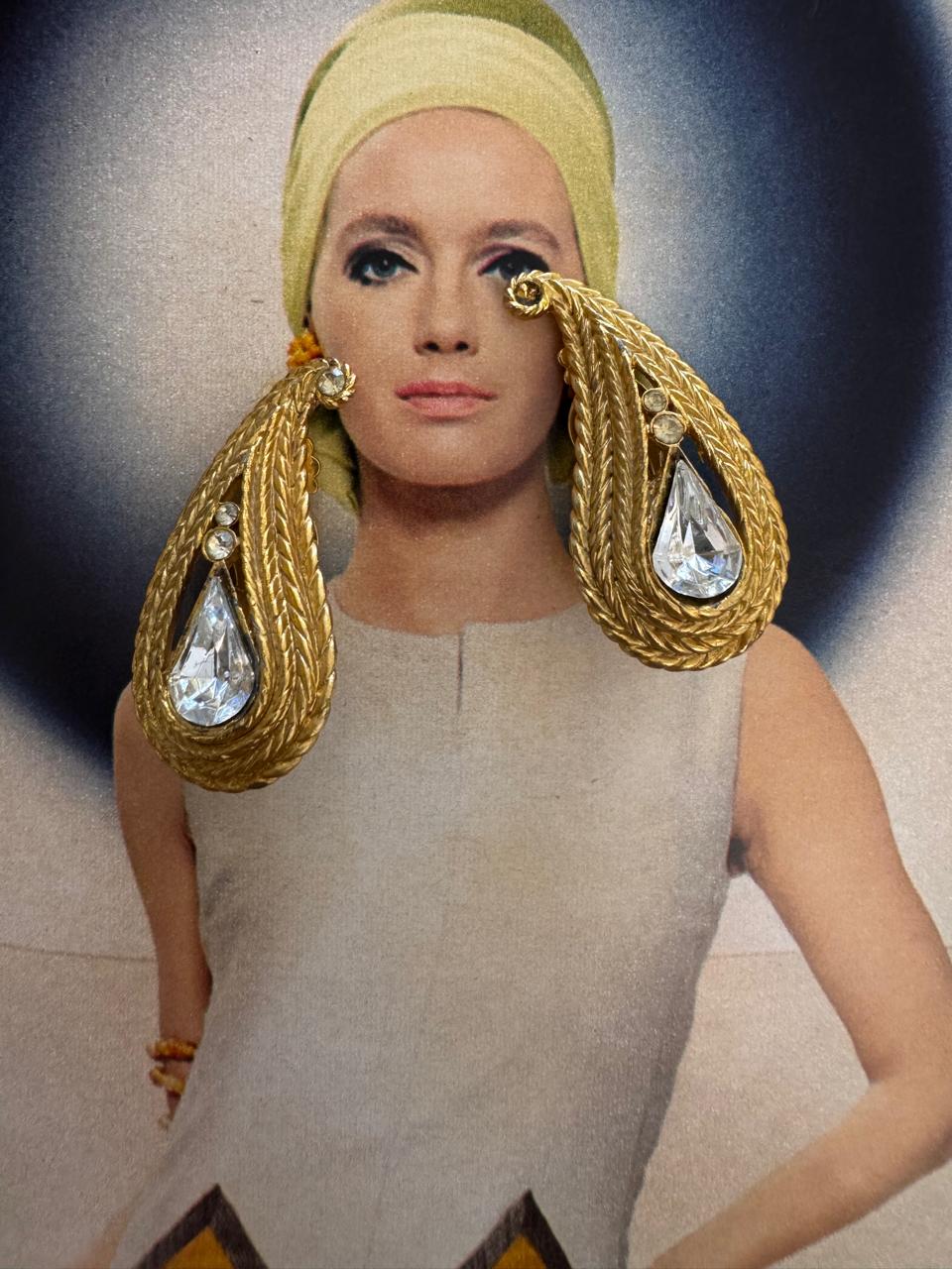 Vintage Rope Twist Crystal Teardrop Clip On Earrings