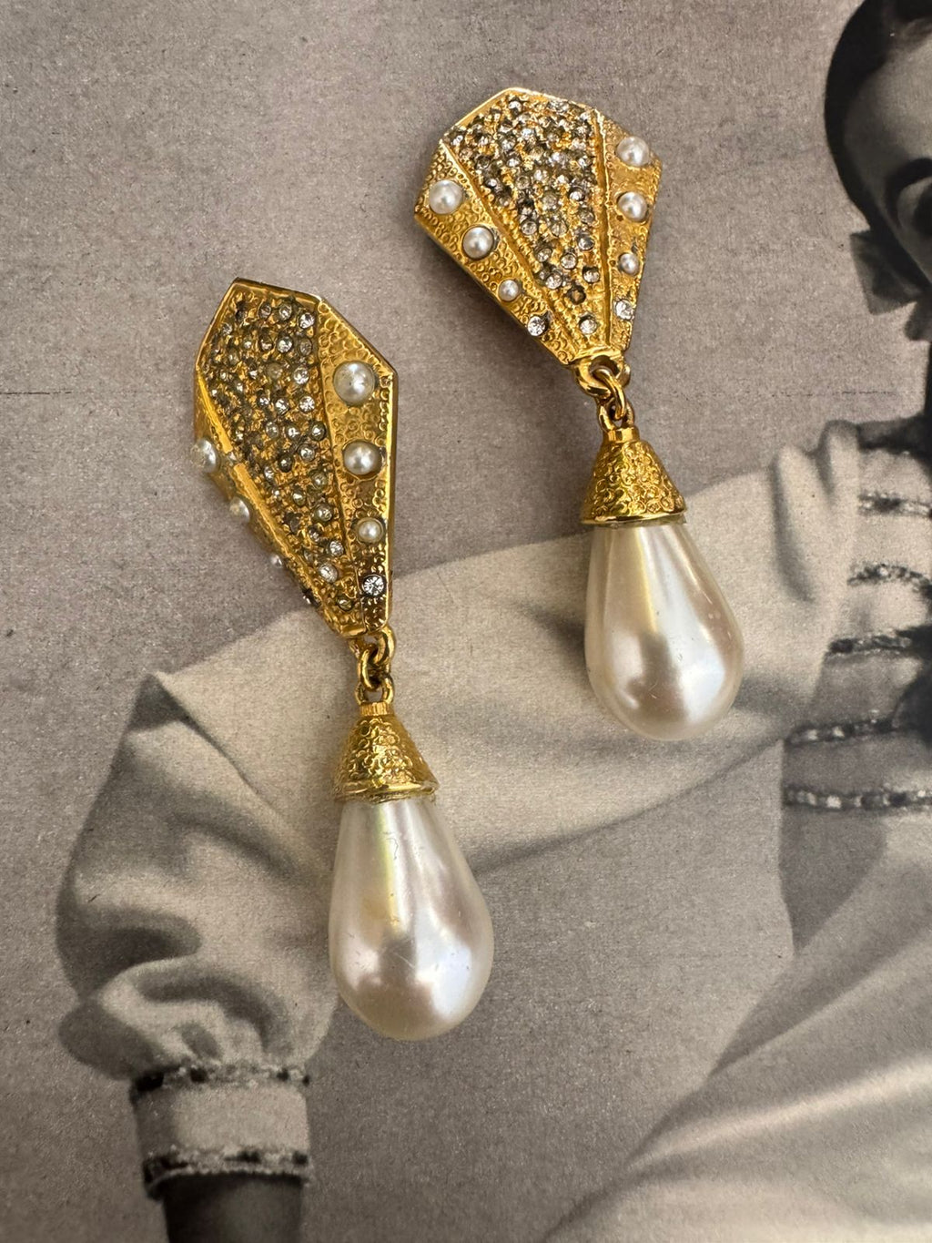 Vintage Art Deco Pearl Drop Clip On Earrings