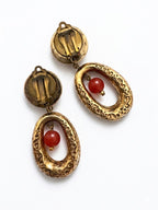 Vintage Hammered Gold Tone Resin Drop Clip-On Earrings