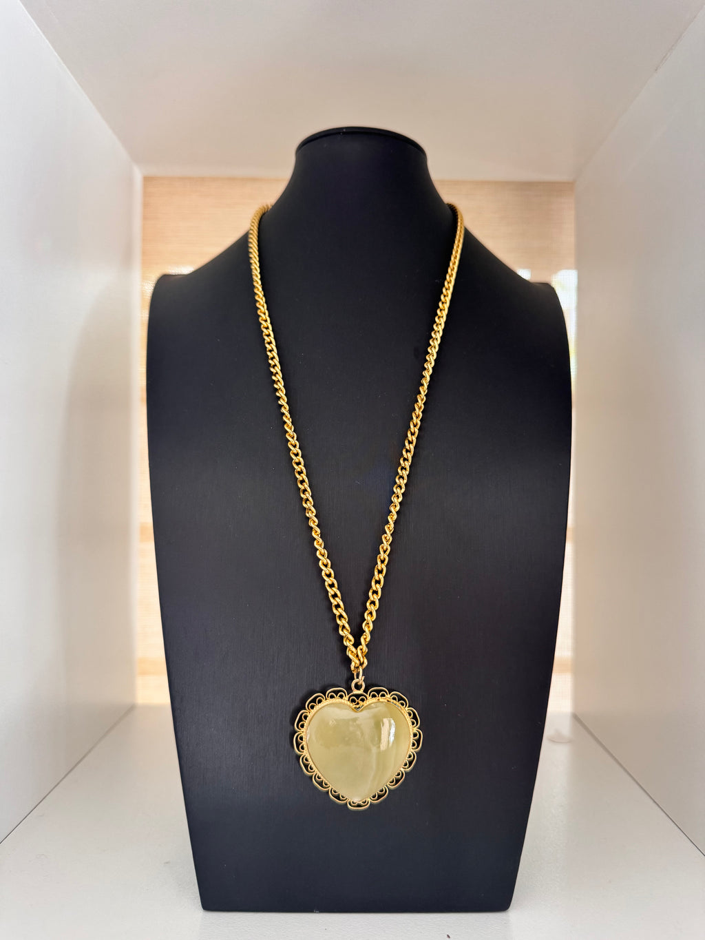 Vintage Gold Filigree & Aventurine Heart Pendant Necklace