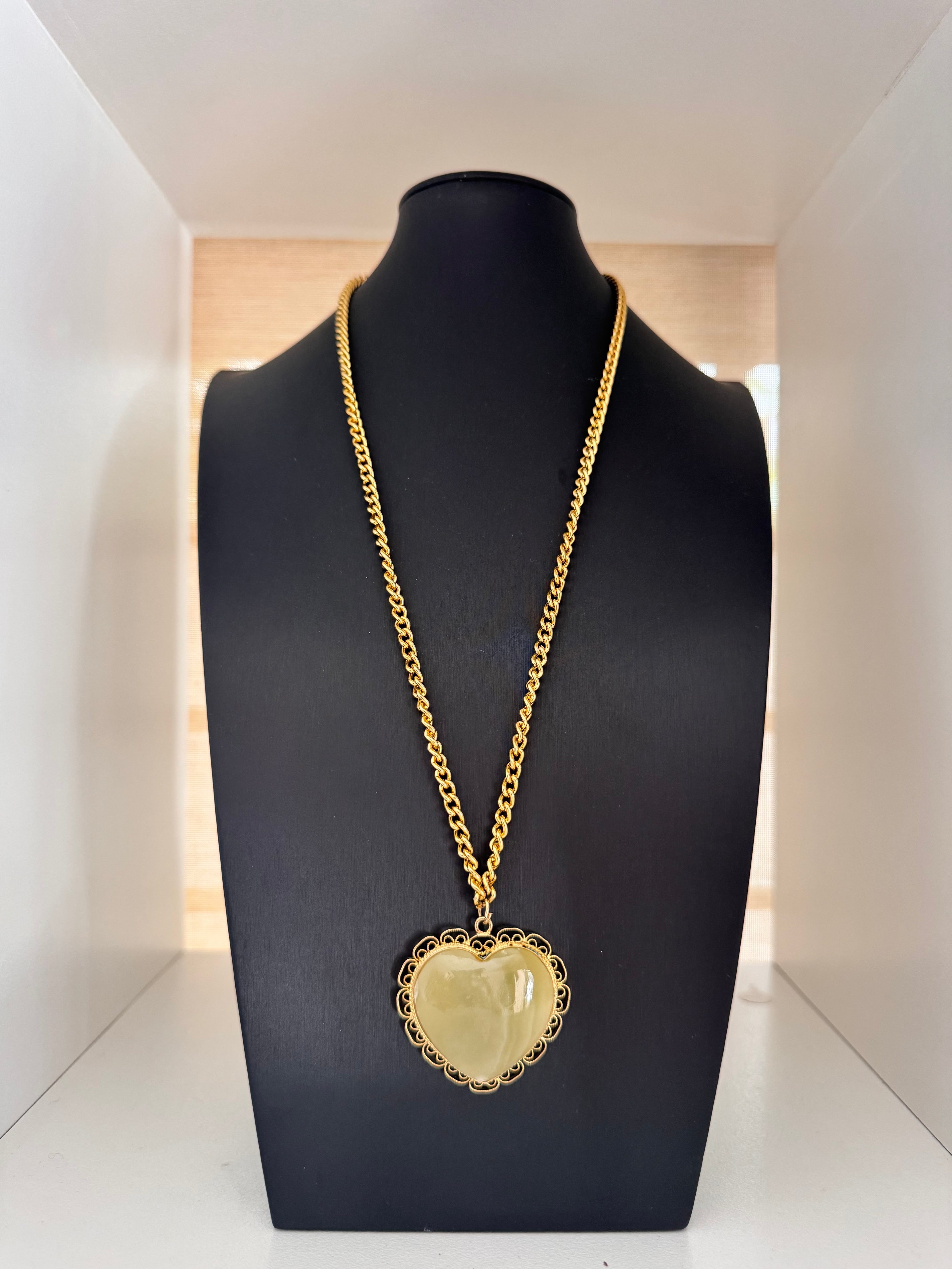 Vintage Gold Filigree & Aventurine Heart Pendant Necklace