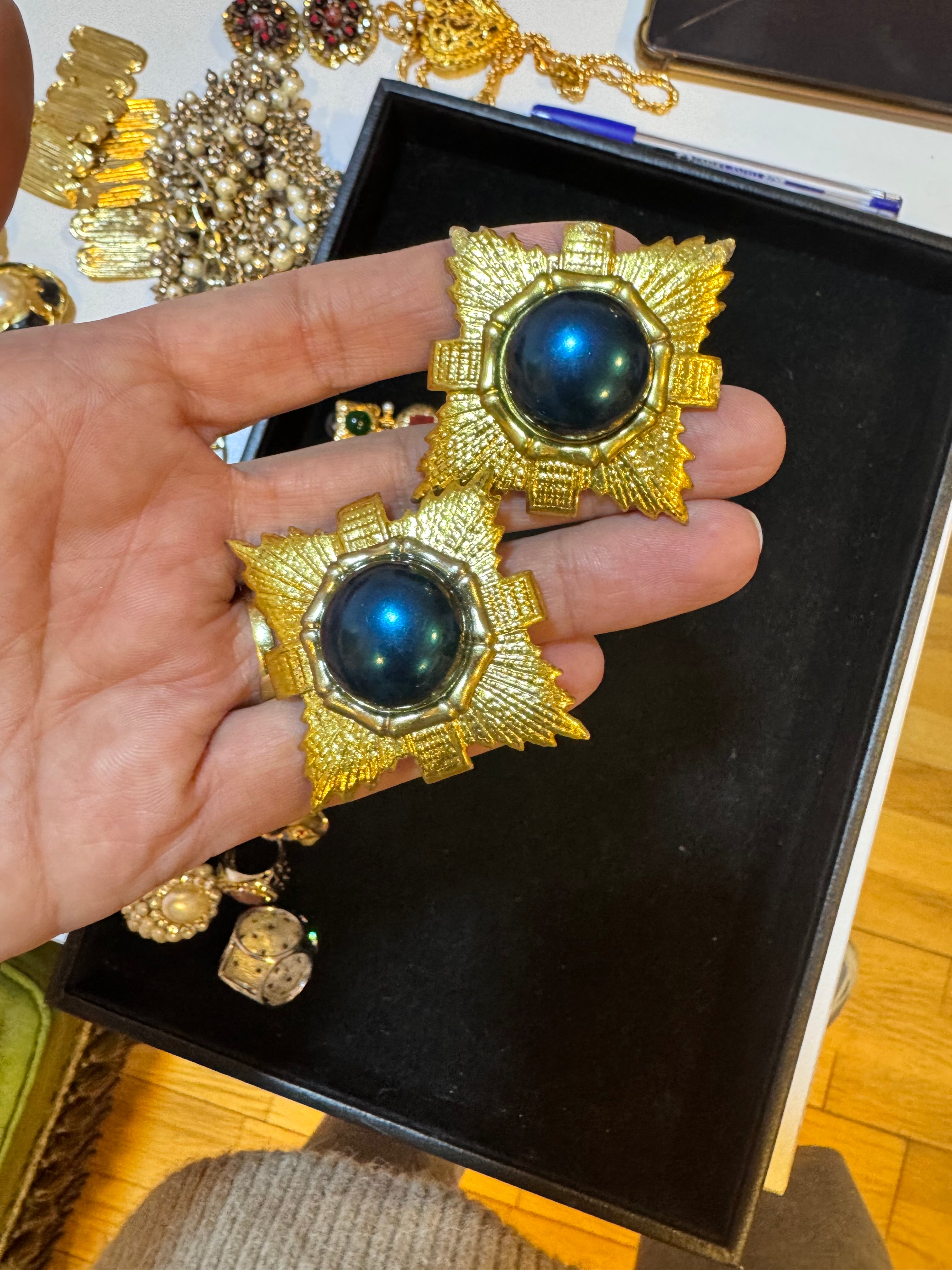 Vintage Starburst Clip-On Earrings