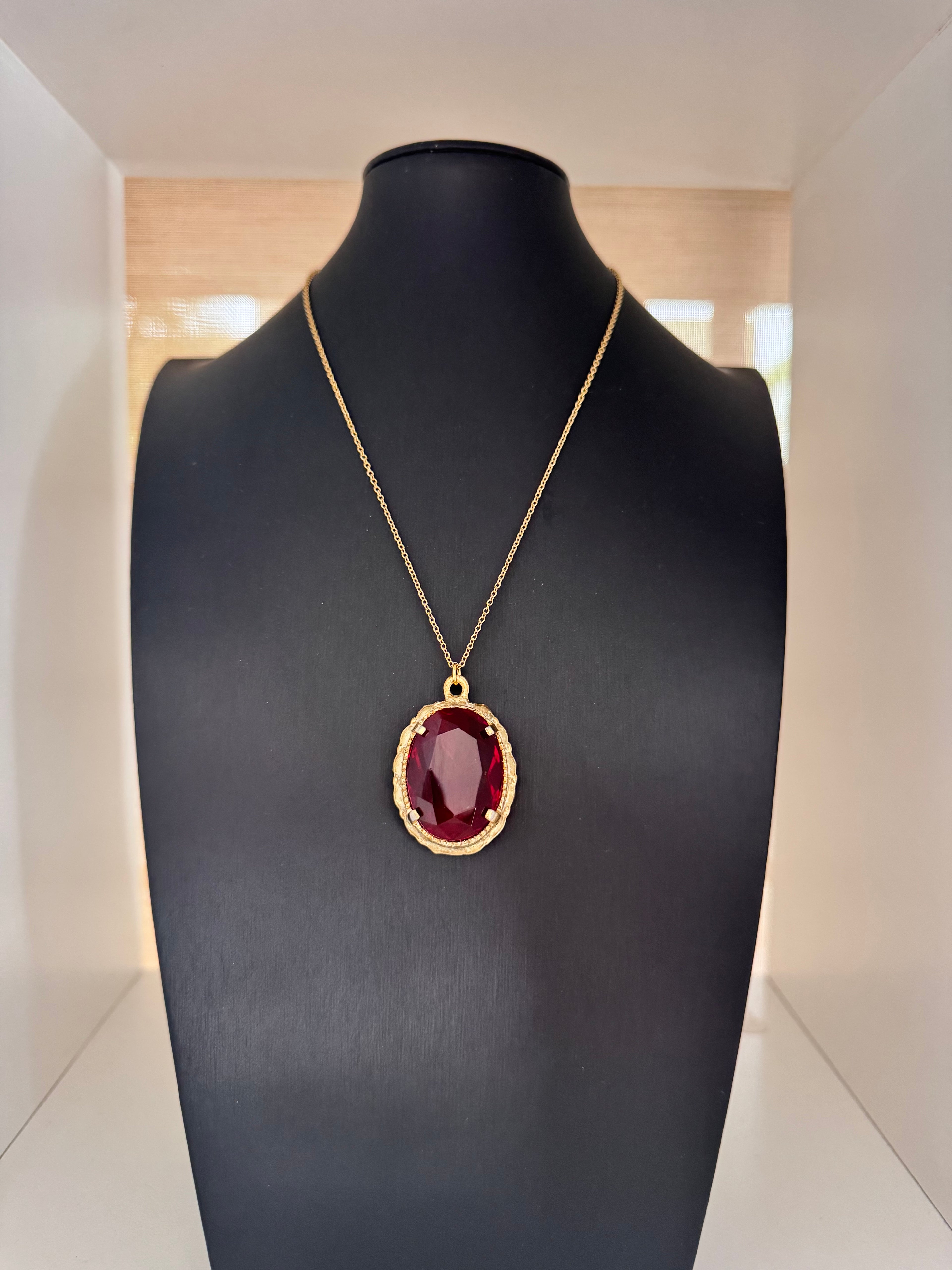Vintage Gold Filigree & Faceted Ruby Glass Pendant Necklace