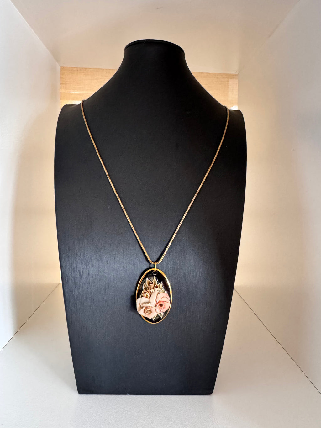 Vintage Gold Tone Hand-Painted Floral Pendant Necklace