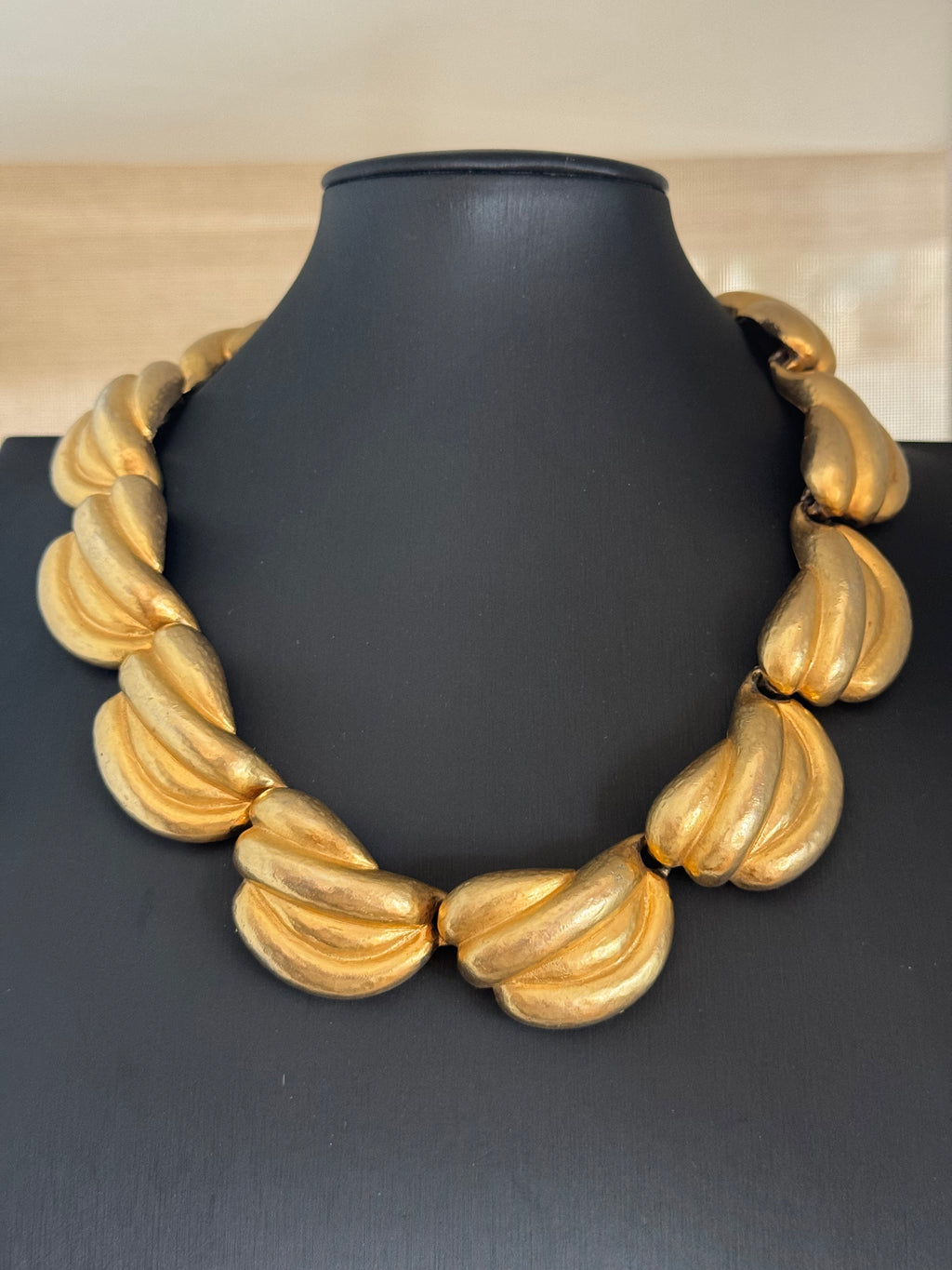 Vintage Gold Plated Sculptural Shell Link Necklace