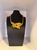 Vintage 1970s Retro Sculptural Floral Necklace