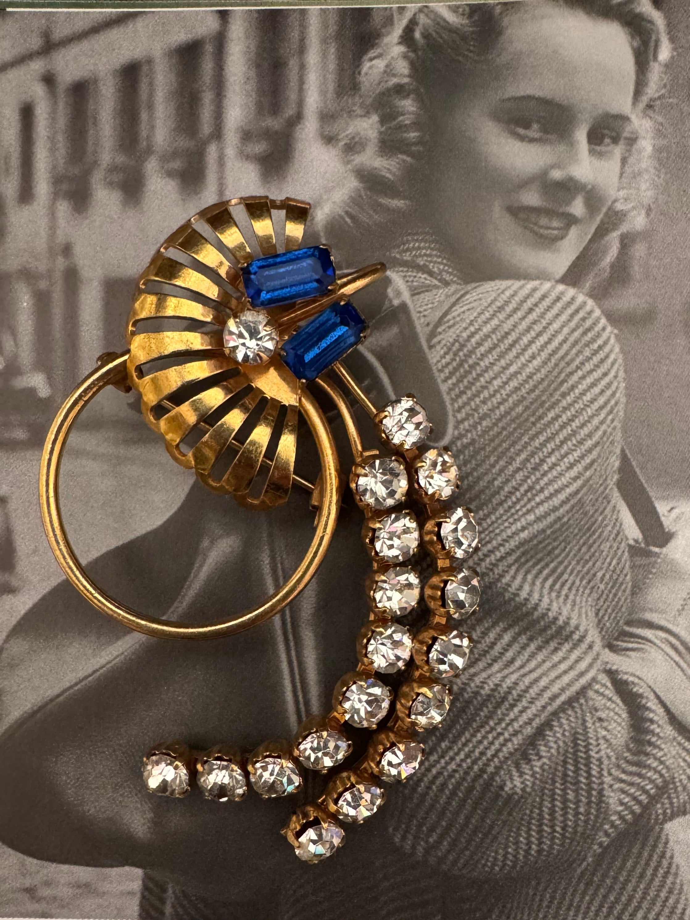 Vintage Retro Crystal and Blue Stone Scroll Brooch